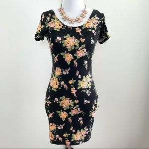 Forever 21 Bodycon Black Floral Dress with Short Sleeves, Size Small